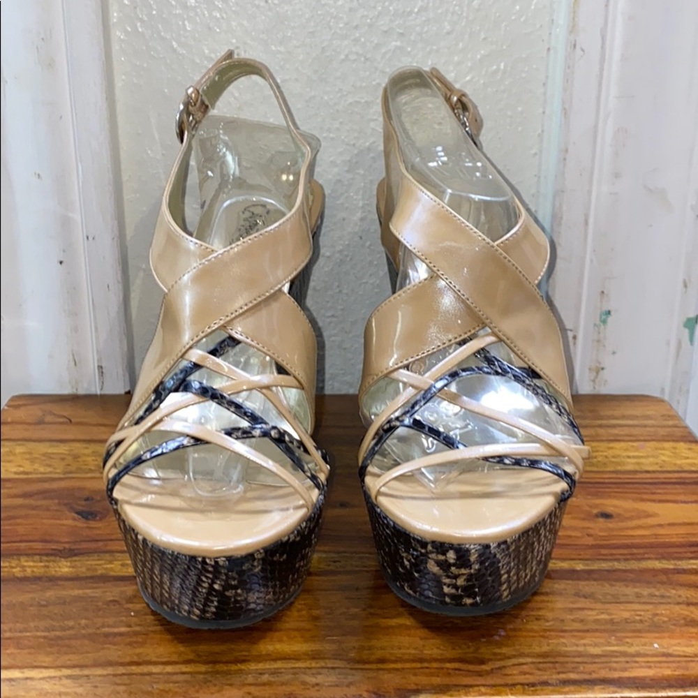 Nude/snake print wedges